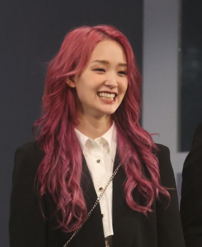 剛力彩芽ピンク